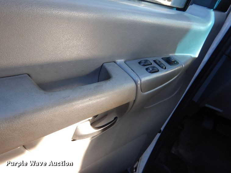 image for item HL9306 2008 Ford E250  handicap accessible van