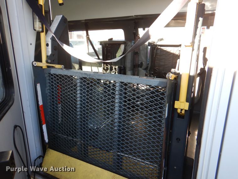 image for item HL9306 2008 Ford E250  handicap accessible van