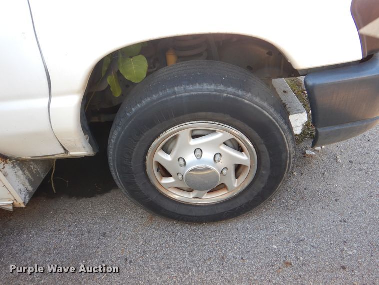 image for item HL9306 2008 Ford E250  handicap accessible van