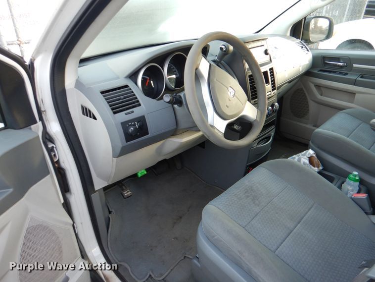 image for item HL9307 2010 Dodge Grand Caravan  van