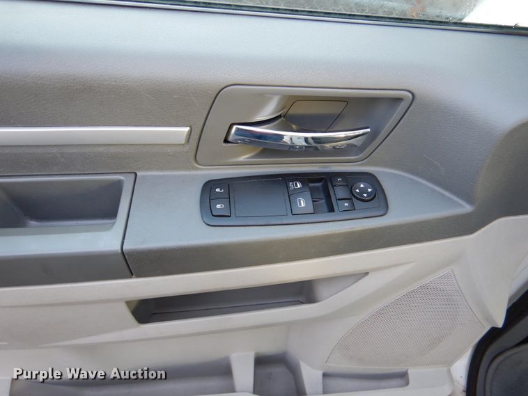 image for item HL9307 2010 Dodge Grand Caravan  van