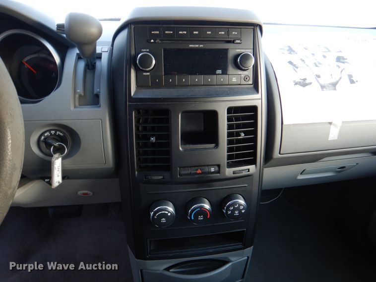 image for item HL9307 2010 Dodge Grand Caravan  van