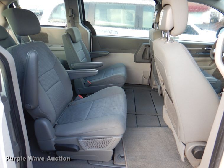 image for item HL9307 2010 Dodge Grand Caravan  van