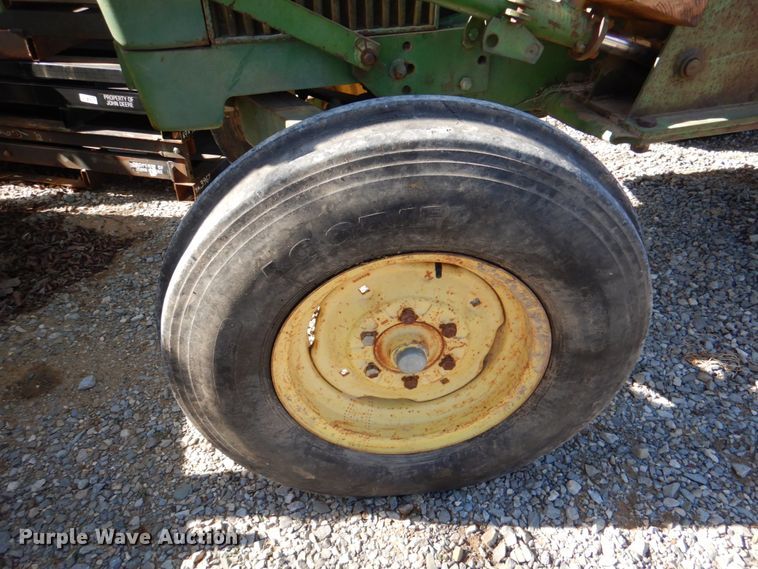 image for item HL9314 1974 John Deere 1530  tractor