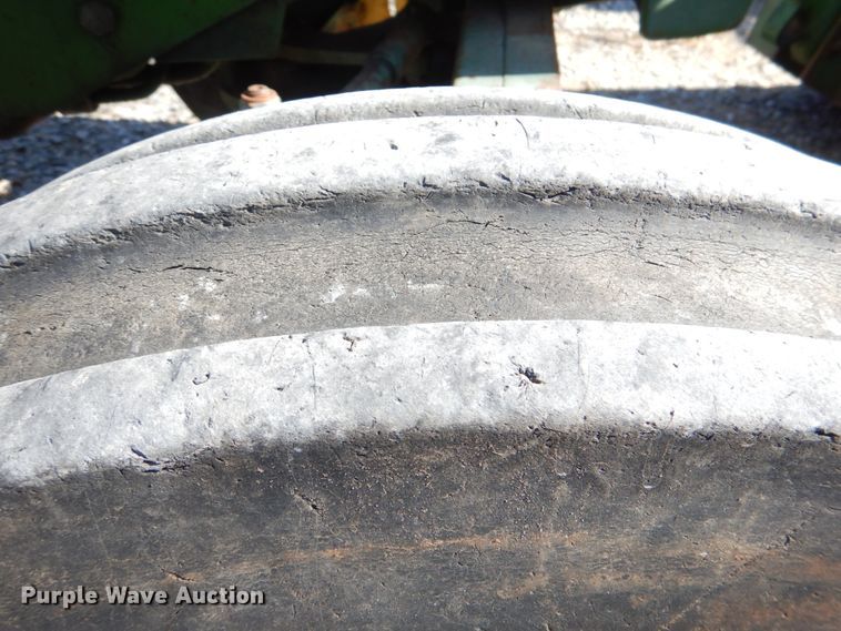 image for item HL9314 1974 John Deere 1530  tractor