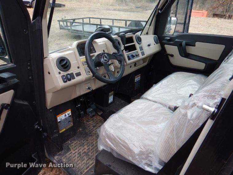 image for item HL9320 2020 John Deere Gator XUV835R  utility vehicle