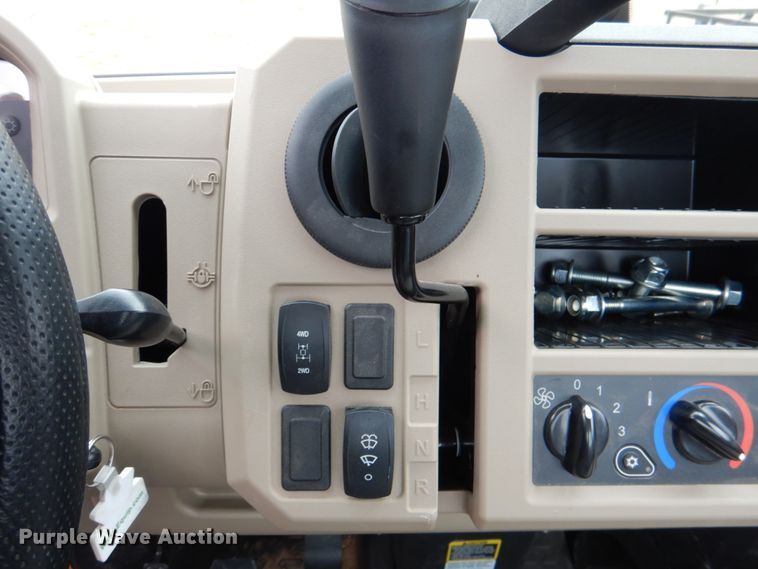 image for item HL9320 2020 John Deere Gator XUV835R  utility vehicle