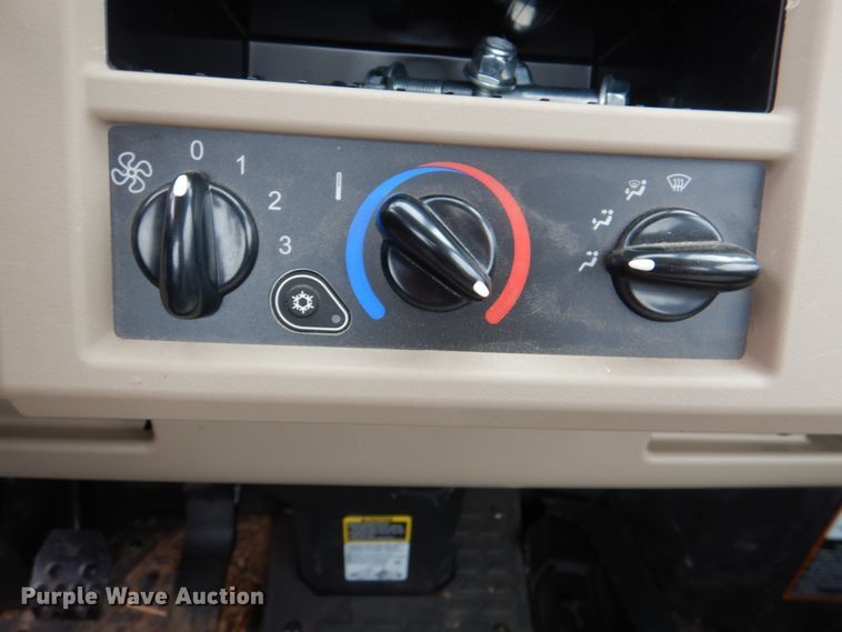 image for item HL9320 2020 John Deere Gator XUV835R  utility vehicle