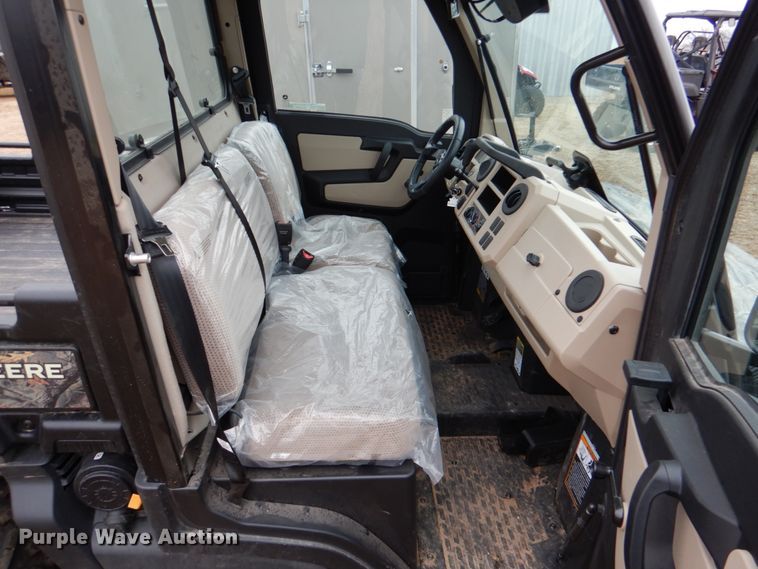 image for item HL9320 2020 John Deere Gator XUV835R  utility vehicle