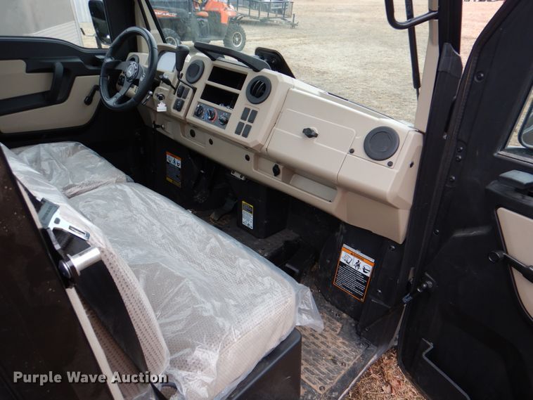 image for item HL9320 2020 John Deere Gator XUV835R  utility vehicle