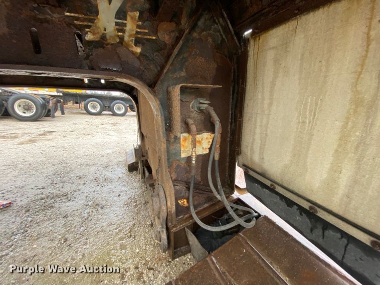 image for item HR9288 2007 XL 70MFG lowboy equipment trailer