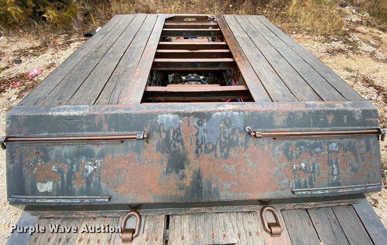 image for item HR9288 2007 XL 70MFG lowboy equipment trailer