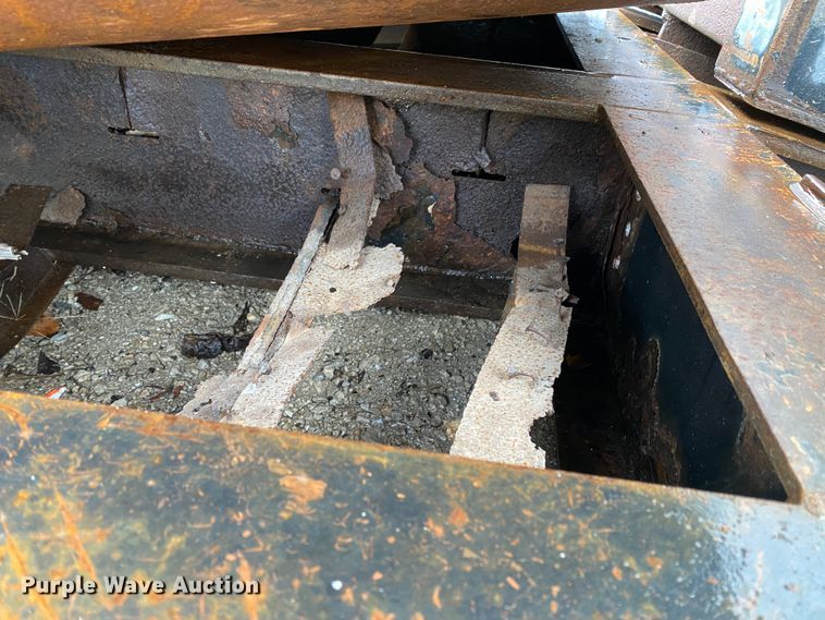 image for item HR9288 2007 XL 70MFG lowboy equipment trailer