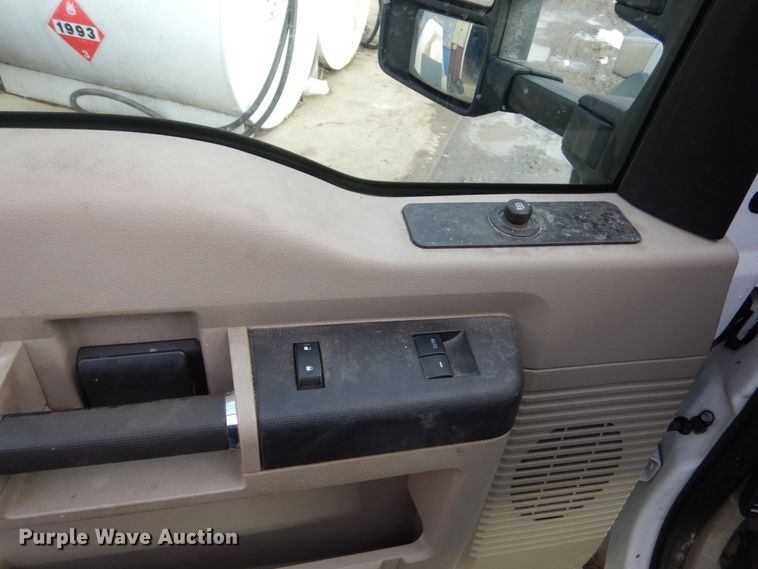 image for item HS9801 2009 Ford F450 Super Duty XLT  flatbed truck