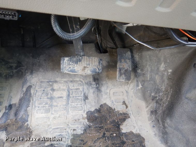 image for item HS9801 2009 Ford F450 Super Duty XLT  flatbed truck