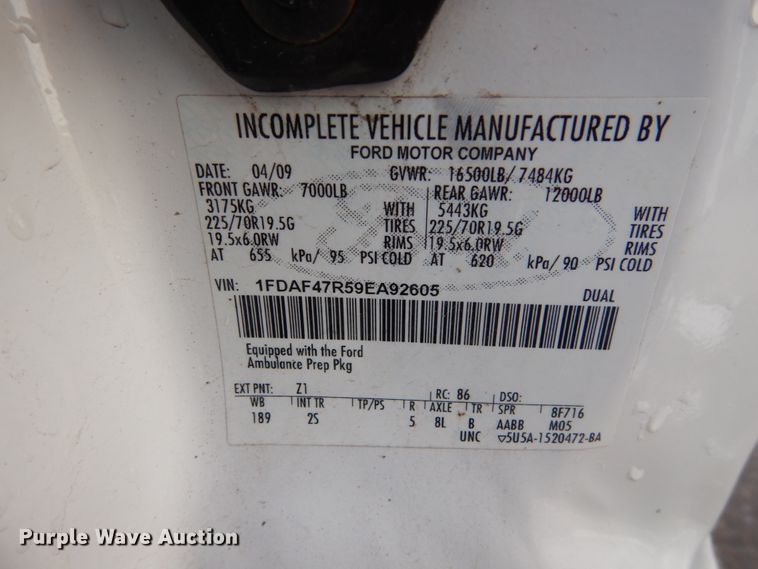 image for item HS9801 2009 Ford F450 Super Duty XLT  flatbed truck