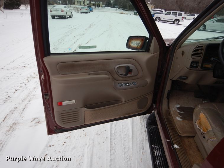 image for item HS9812 1998 Chevrolet Tahoe  SUV