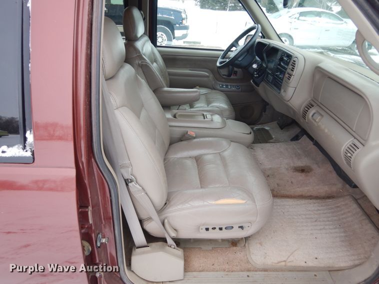 image for item HS9812 1998 Chevrolet Tahoe  SUV