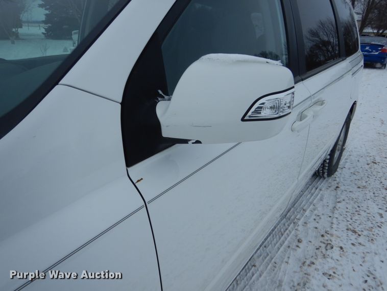 image for item HS9816 2012 Kia Sendona  van