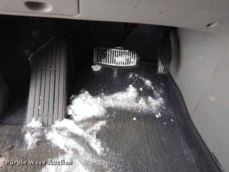 image for item HS9816 2012 Kia Sendona  van