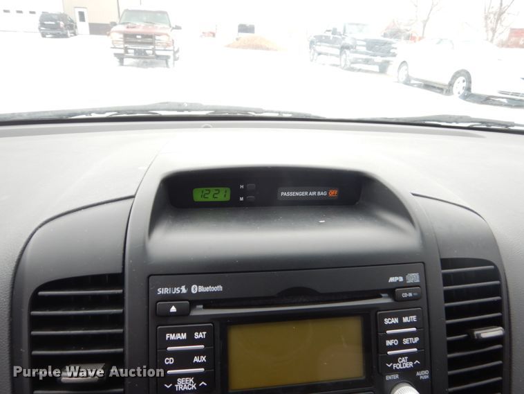 image for item HS9816 2012 Kia Sendona  van