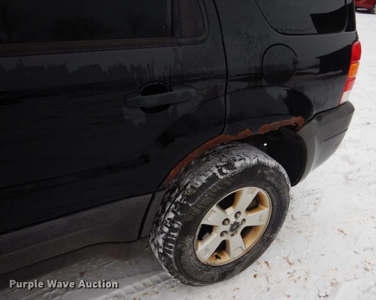 image for item HS9819 2007 Ford Escape XLT  SUV