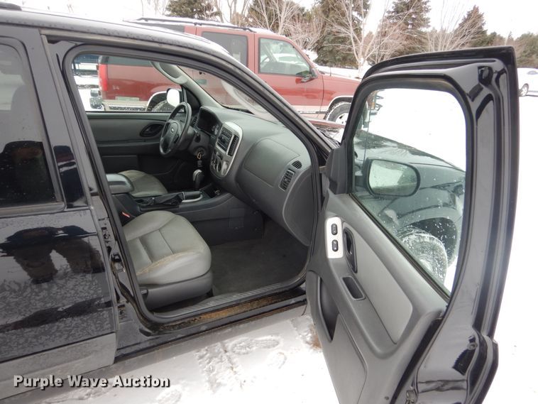 image for item HS9819 2007 Ford Escape XLT  SUV