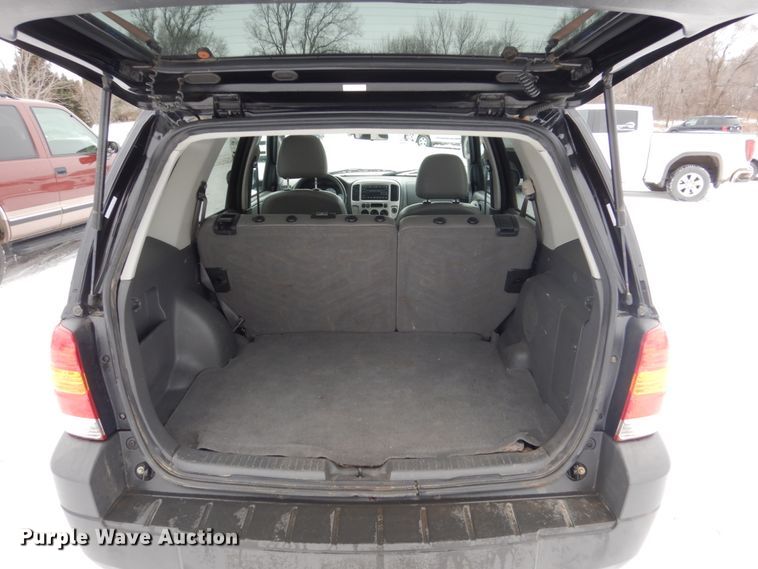 image for item HS9819 2007 Ford Escape XLT  SUV