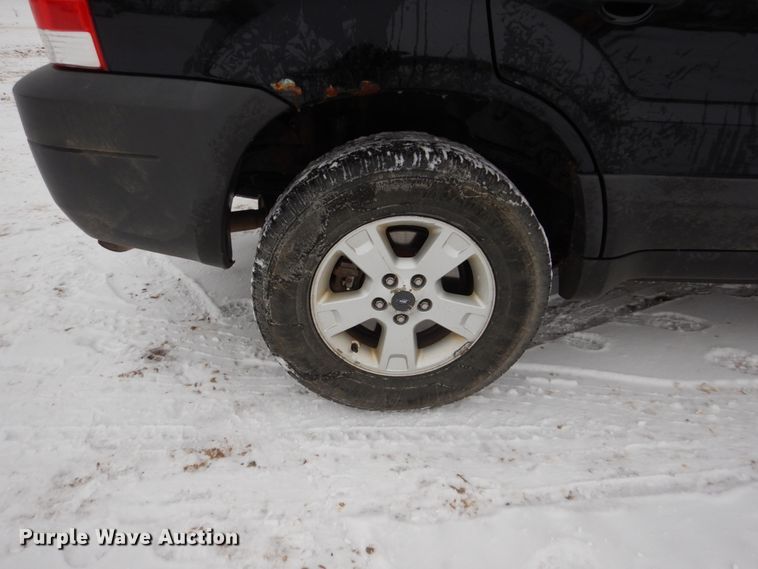 image for item HS9819 2007 Ford Escape XLT  SUV