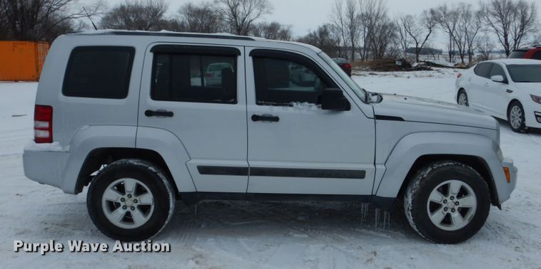 image for item HS9820 2011 Jeep Liberty  SUV