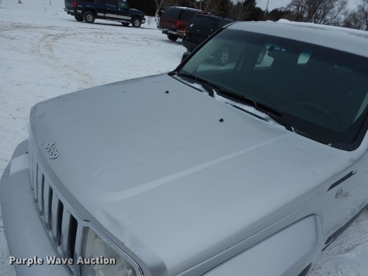 image for item HS9820 2011 Jeep Liberty  SUV