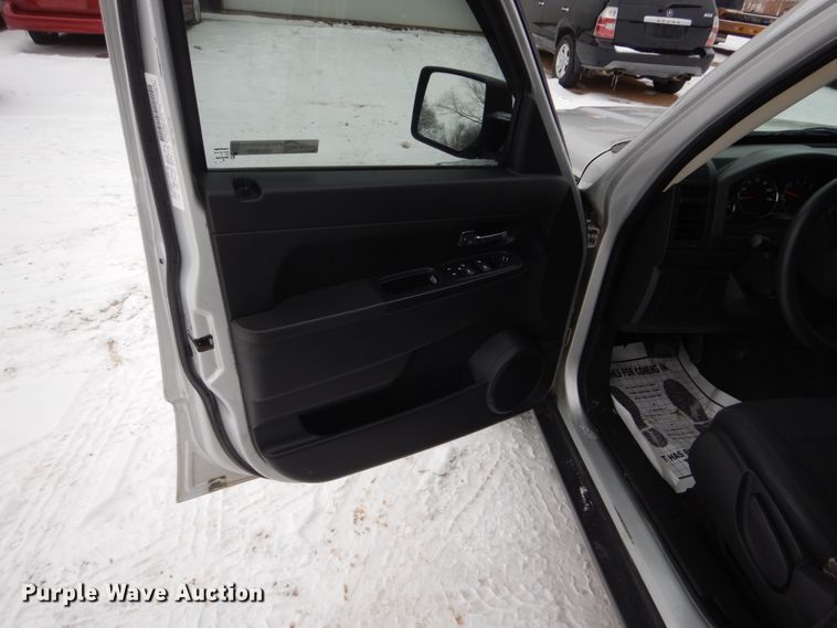 image for item HS9820 2011 Jeep Liberty  SUV