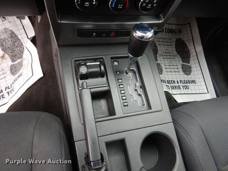 image for item HS9820 2011 Jeep Liberty  SUV