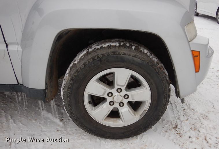 image for item HS9820 2011 Jeep Liberty  SUV