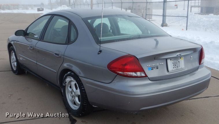 image for item HS9873 2007 Ford Taurus SE