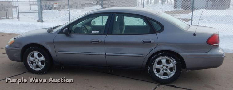 image for item HS9873 2007 Ford Taurus SE