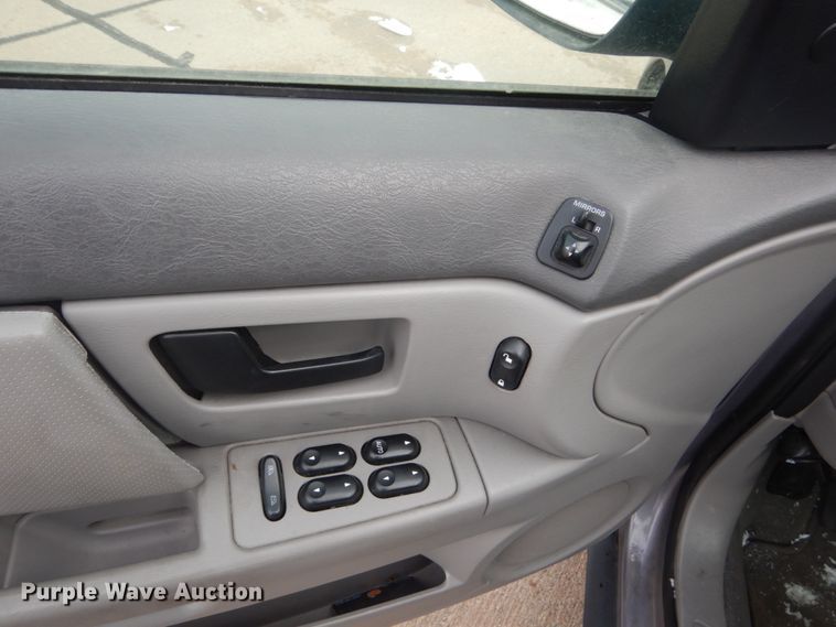 image for item HS9873 2007 Ford Taurus SE