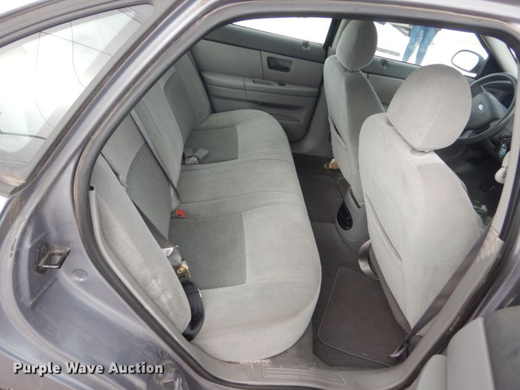 image for item HS9873 2007 Ford Taurus SE