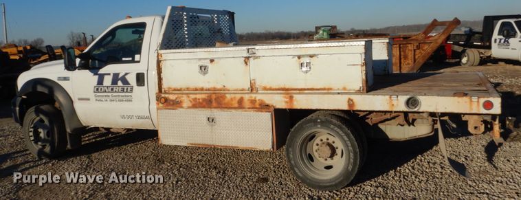 image for item HU9875 2006 Ford F450 Super Duty  flatbed truck