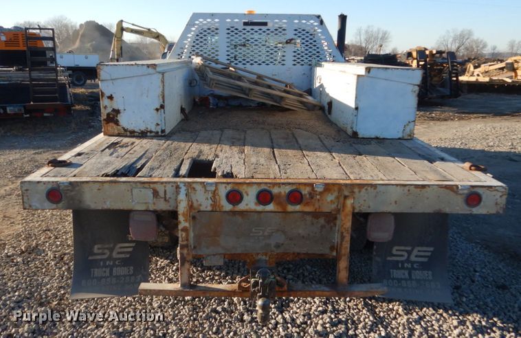 image for item HU9875 2006 Ford F450 Super Duty  flatbed truck