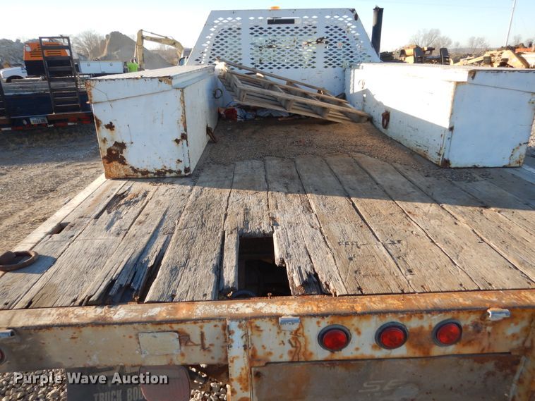 image for item HU9875 2006 Ford F450 Super Duty  flatbed truck