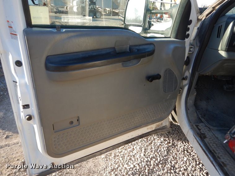 image for item HU9875 2006 Ford F450 Super Duty  flatbed truck