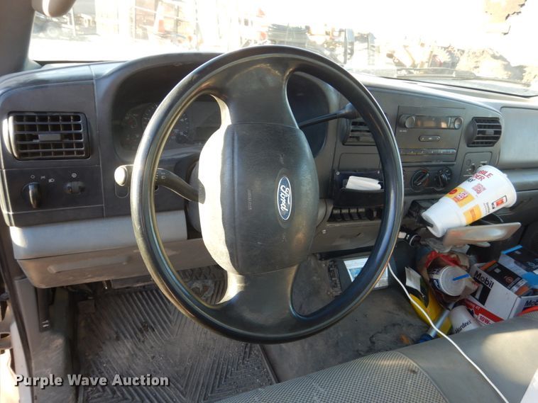 image for item HU9875 2006 Ford F450 Super Duty  flatbed truck