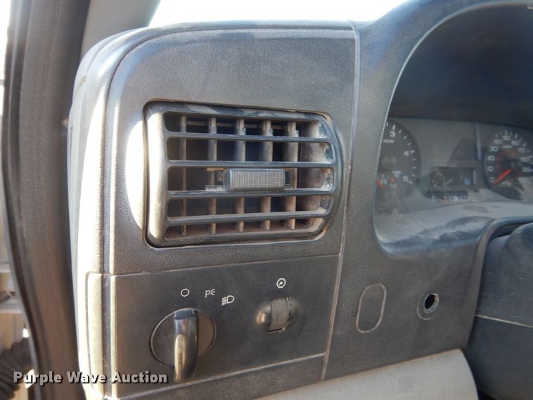 image for item HU9875 2006 Ford F450 Super Duty  flatbed truck