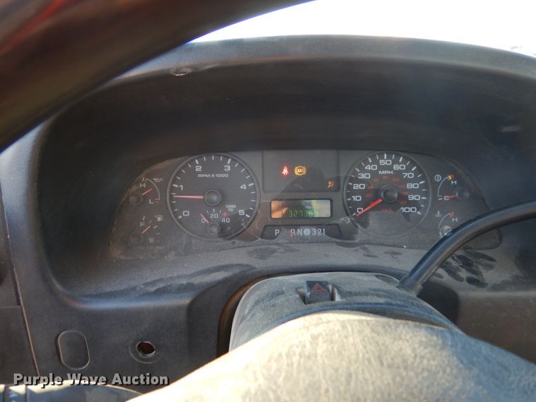 image for item HU9875 2006 Ford F450 Super Duty  flatbed truck