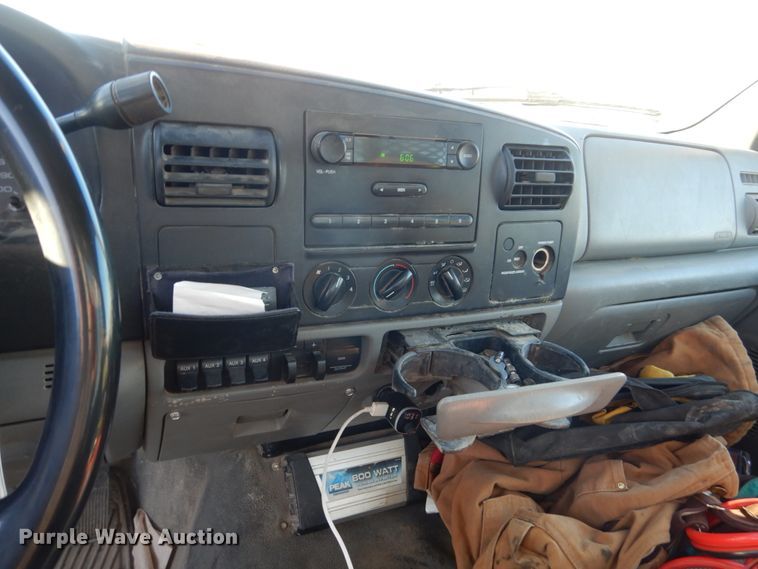 image for item HU9875 2006 Ford F450 Super Duty  flatbed truck