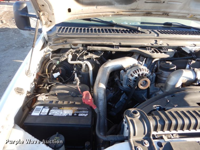 image for item HU9875 2006 Ford F450 Super Duty  flatbed truck