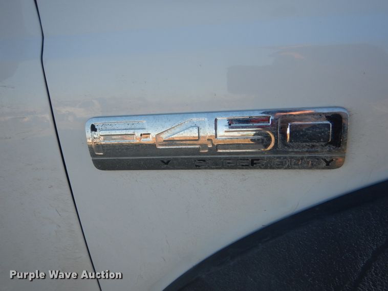 image for item HU9875 2006 Ford F450 Super Duty  flatbed truck