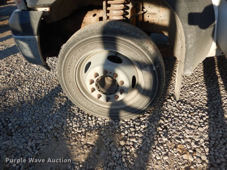 image for item HU9875 2006 Ford F450 Super Duty  flatbed truck