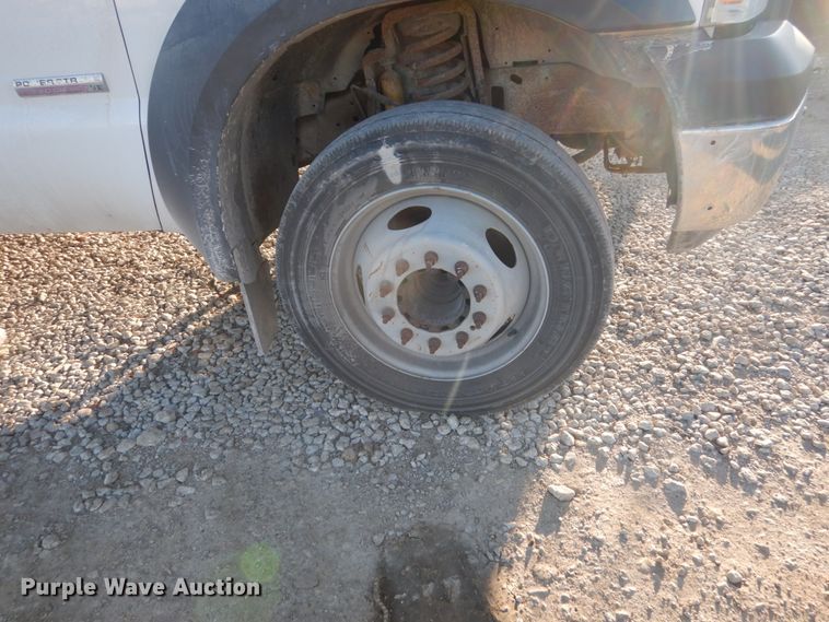 image for item HU9875 2006 Ford F450 Super Duty  flatbed truck